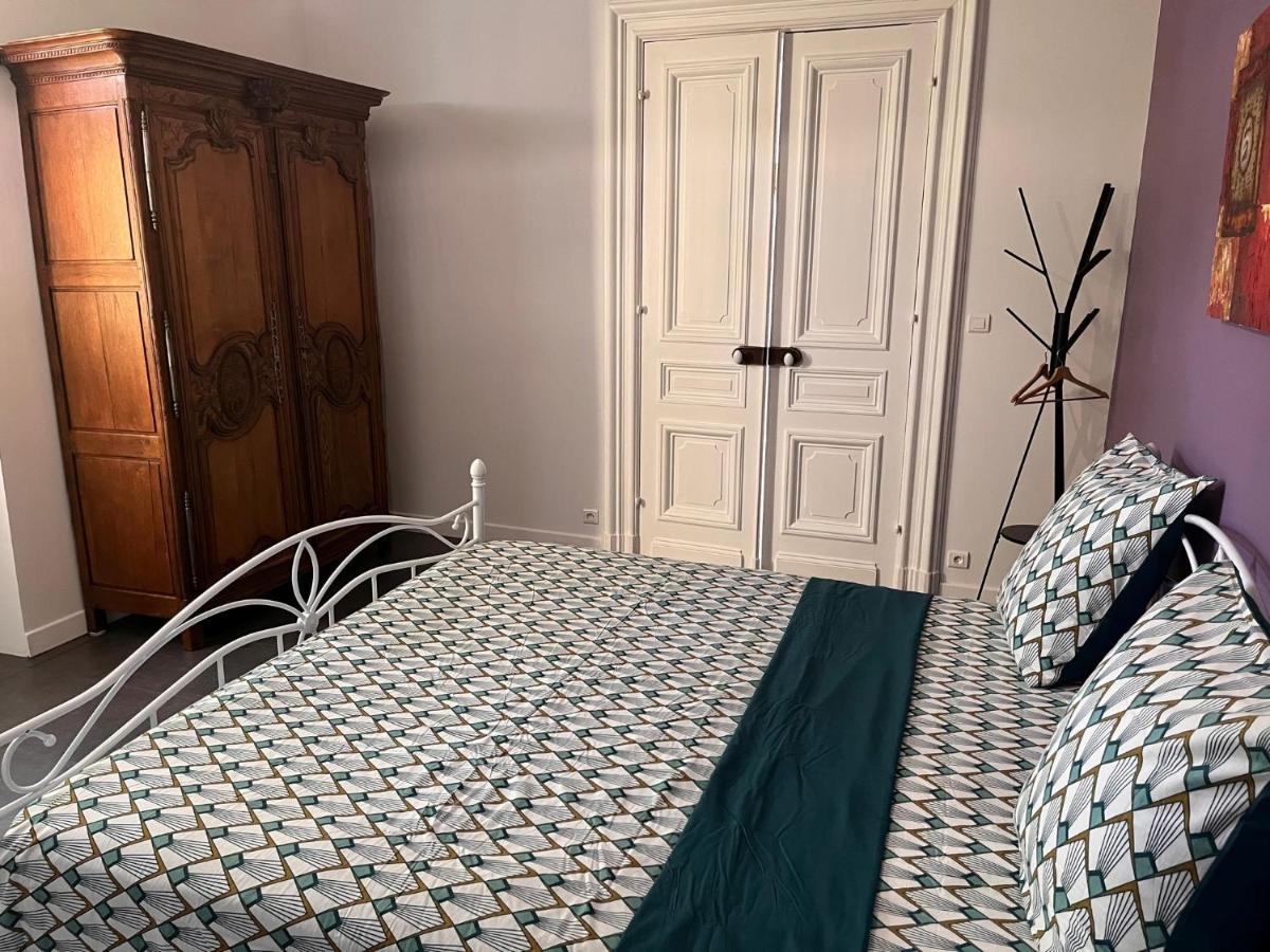 Domaine Clos Et Arbore De 3 Ha Avec Deux Maisons Lamothe-Montravel المظهر الخارجي الصورة